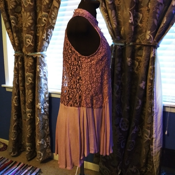 Tops - Picture 4 of 7